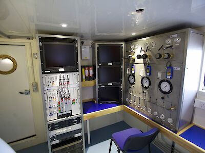 3 Diver system Onboard